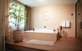 The Lodge Bed & Wellness Oisterwijk Sauna, Jacuzzi, Luxury